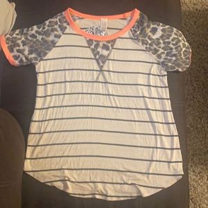 women’s leopard accent top